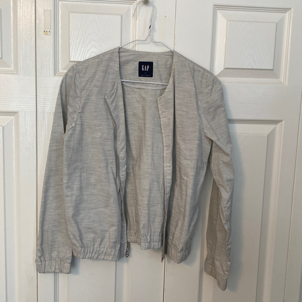 NWOT Gap lightweight grey bomber jacket